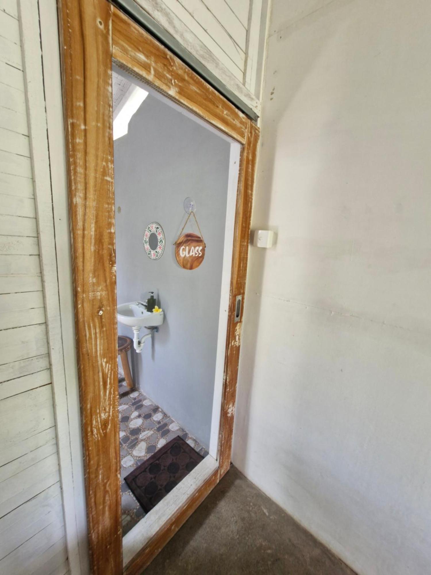 The Layar Homestay Batununggul Εξωτερικό φωτογραφία