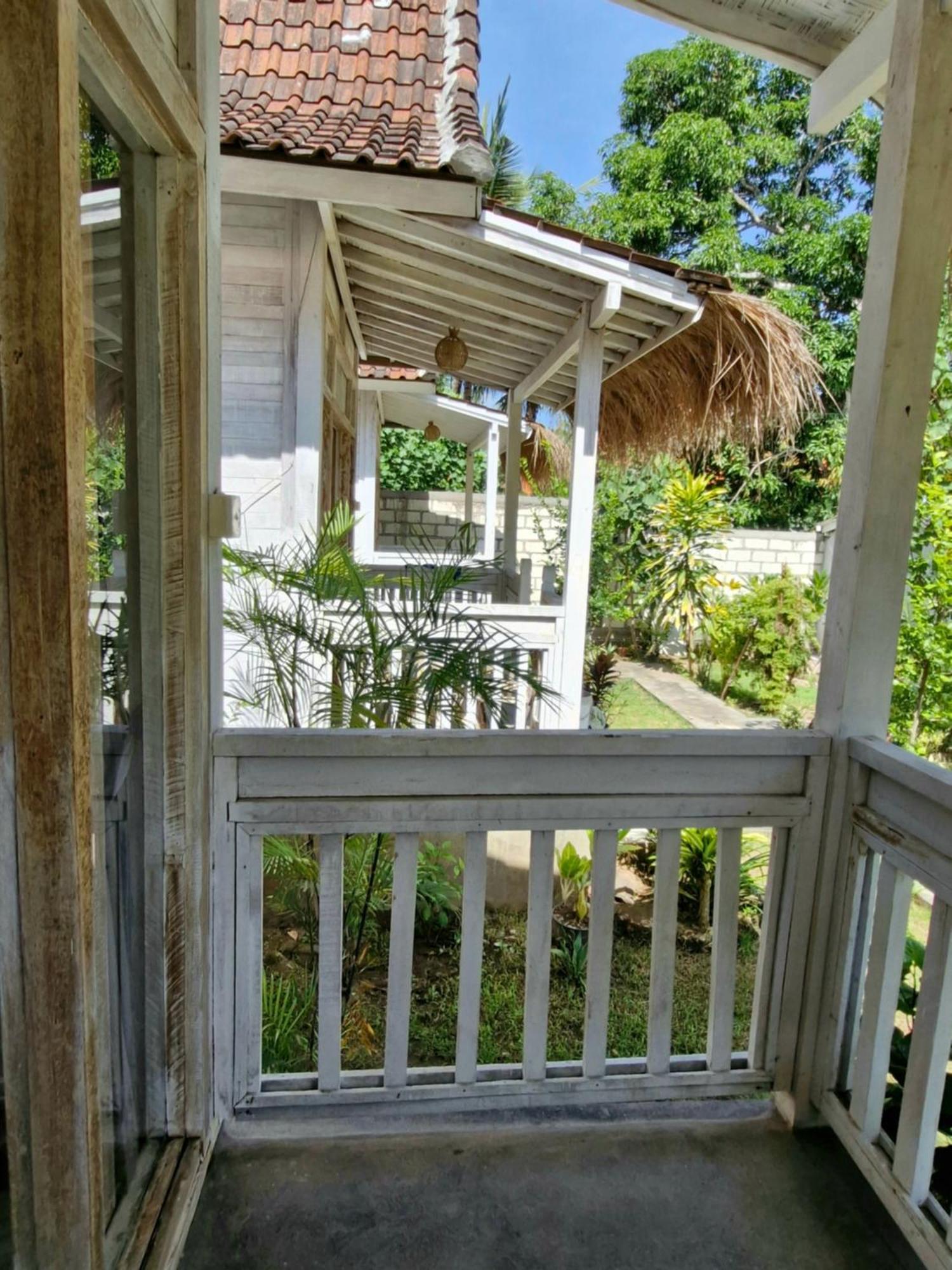The Layar Homestay Batununggul Εξωτερικό φωτογραφία