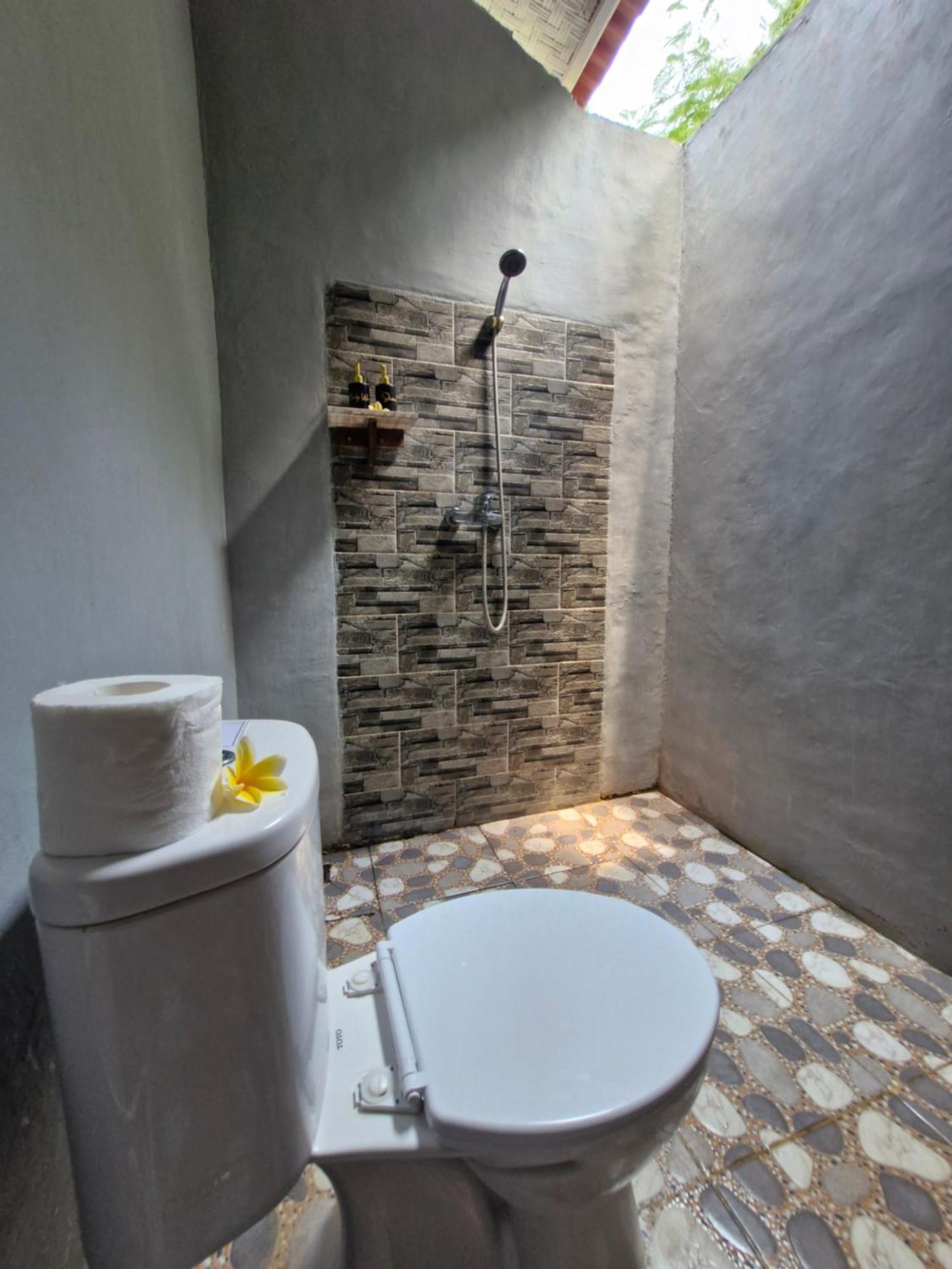 The Layar Homestay Batununggul Εξωτερικό φωτογραφία