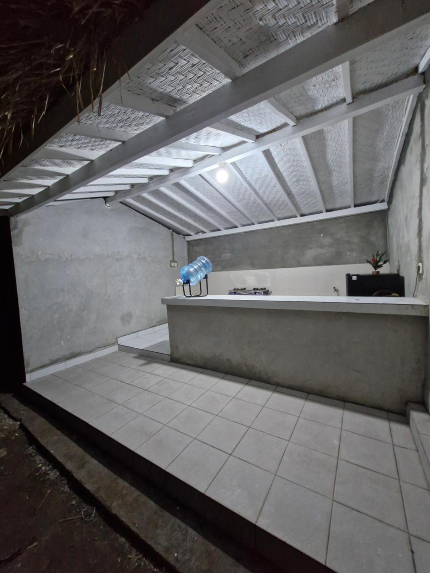 The Layar Homestay Batununggul Εξωτερικό φωτογραφία