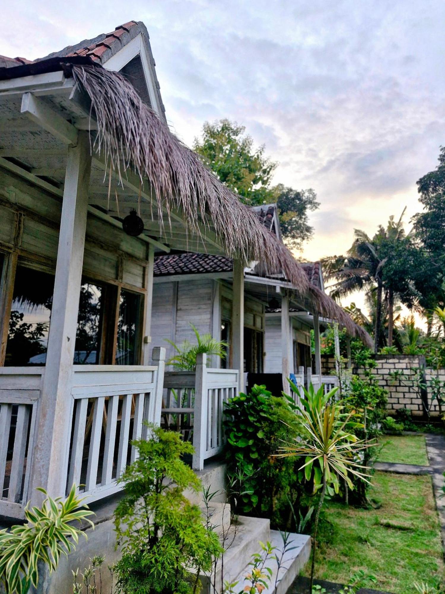 The Layar Homestay Batununggul Εξωτερικό φωτογραφία